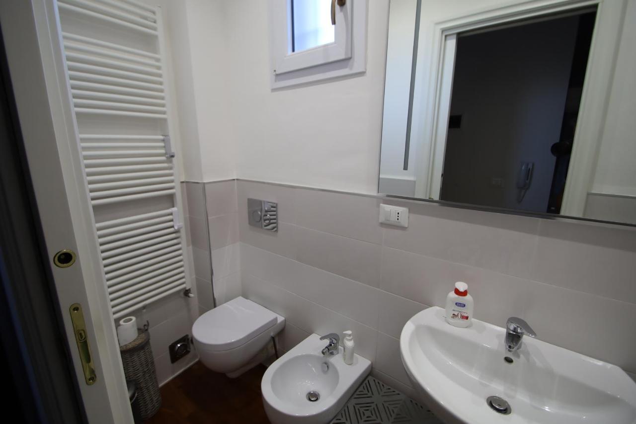 Charme Appartamento Immerso Tra Le Mura Bolognesi Extérieur photo