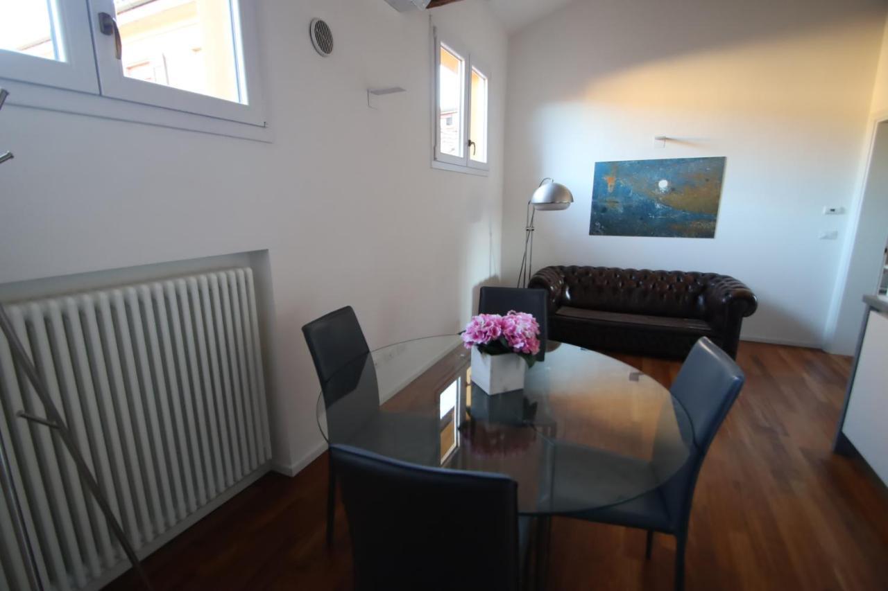 Charme Appartamento Immerso Tra Le Mura Bolognesi Extérieur photo